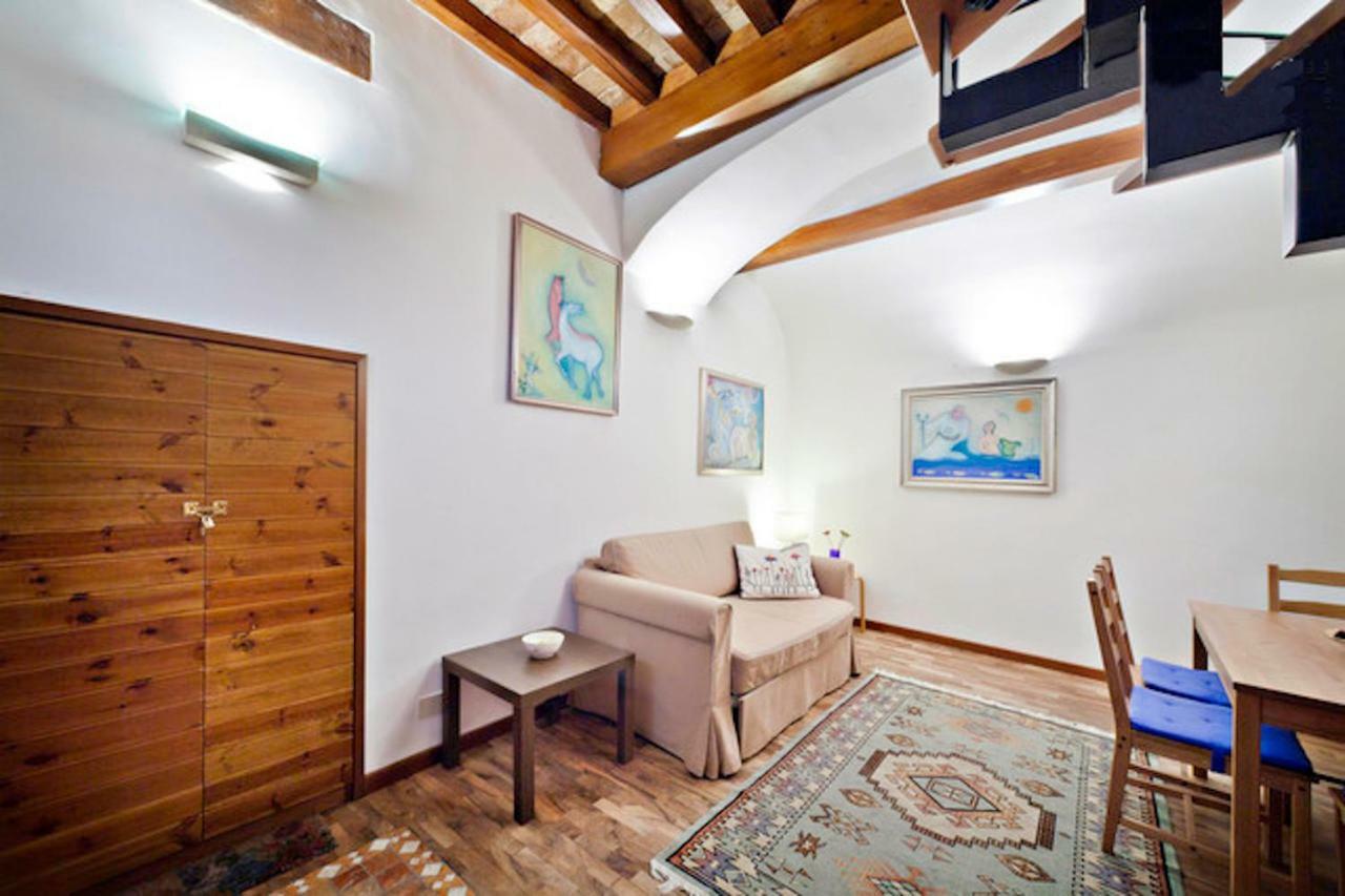 Caratteristico Appartamento A Piazza Navona Rom Exterior foto